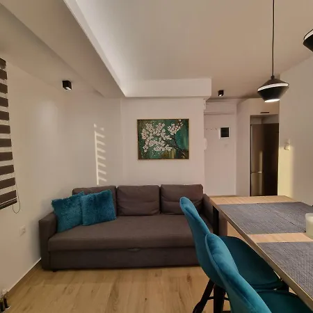 Апартаменты Hospitality I - Roof Top - With Free Parking