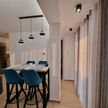Hospitality I - Roof Top - With Free Parking * 라리사