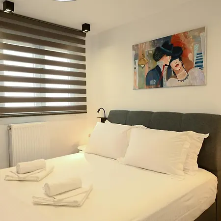 Hospitality I - Roof Top - With Free Parking *