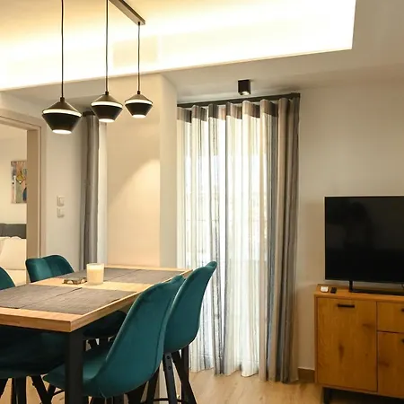 Апартаменты Hospitality I - Roof Top - With Free Parking *