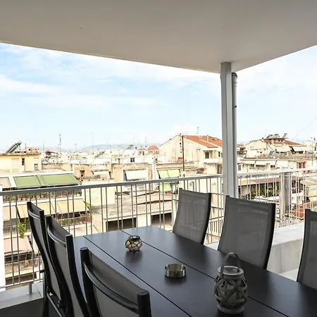 Апартаменты Hospitality I - Roof Top - With Free Parking Лариса