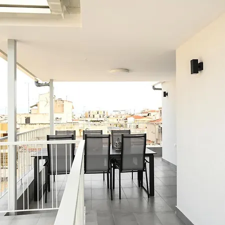 Hospitality I - Roof Top - With Free Parking 아파트 *