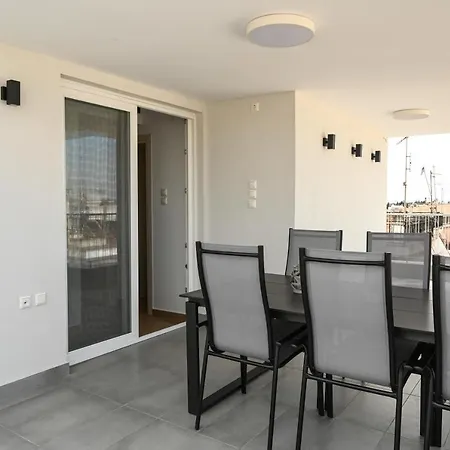 Апартаменты Hospitality I - Roof Top - With Free Parking *