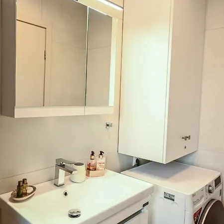 Hospitality I - Roof Top - With Free Parking *