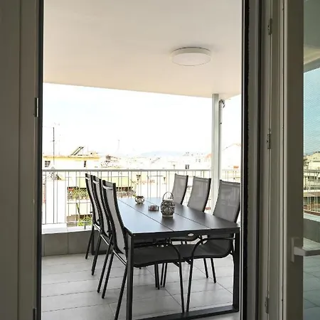 Hospitality I - Roof Top - With Free Parking 아파트 *