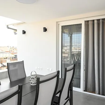 Hospitality I - Roof Top - With Free Parking Лариса